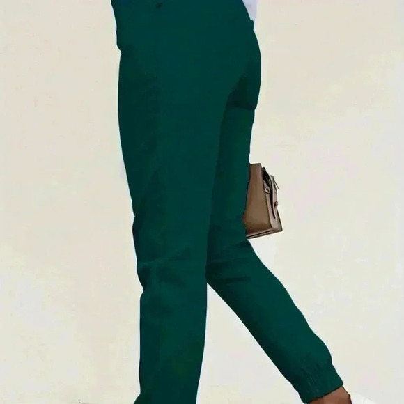 Green Casual Women's Pocket Pants - Picture 3 of 3